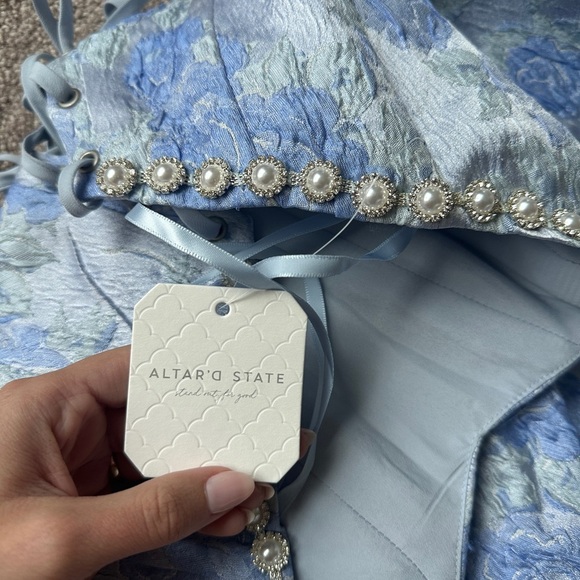 New with tags Altar’d State Skye Floral Maxi Dress - Picture 10 of 10